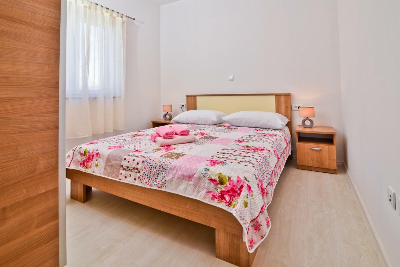 Apartment Mica Vrsi
