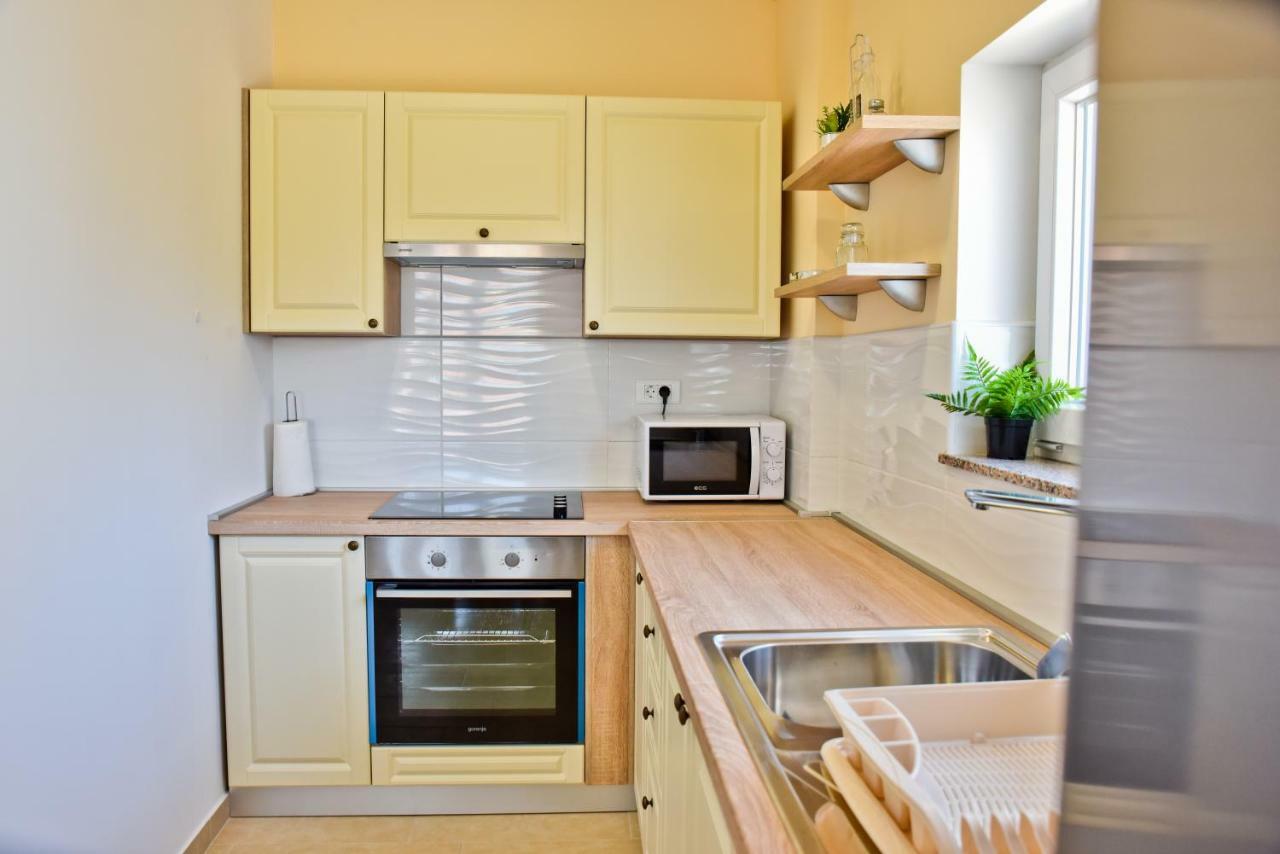 Mica Apartment *