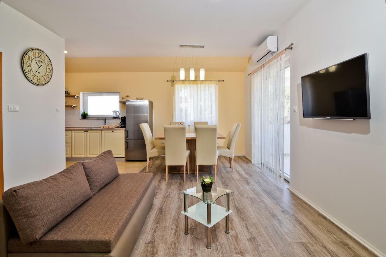Apartment Mica *