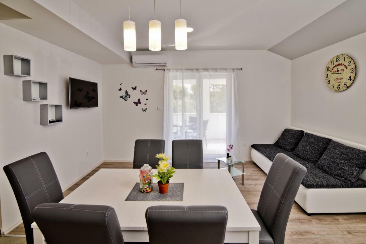 Apartment Mica