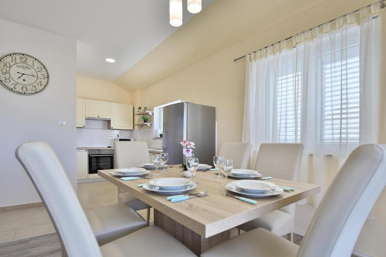 Mica Apartment *