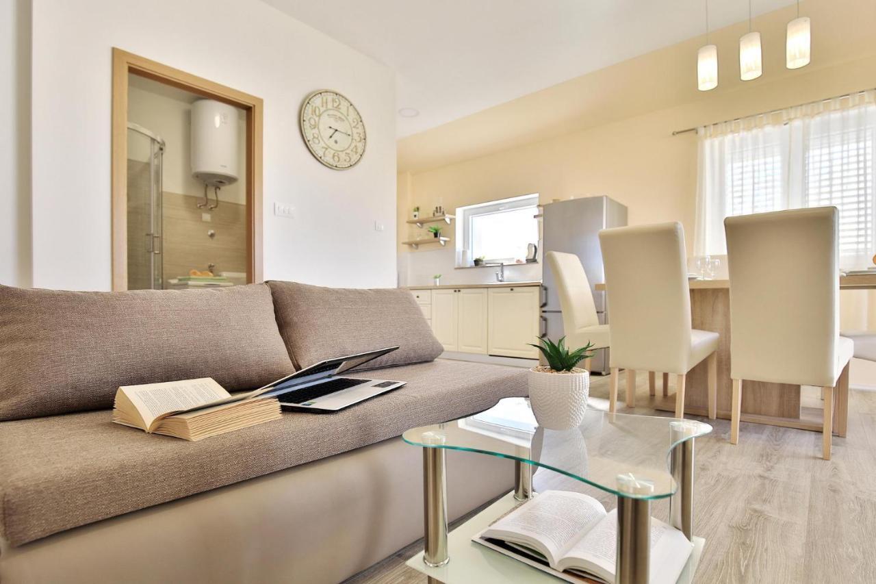 Mica Apartment