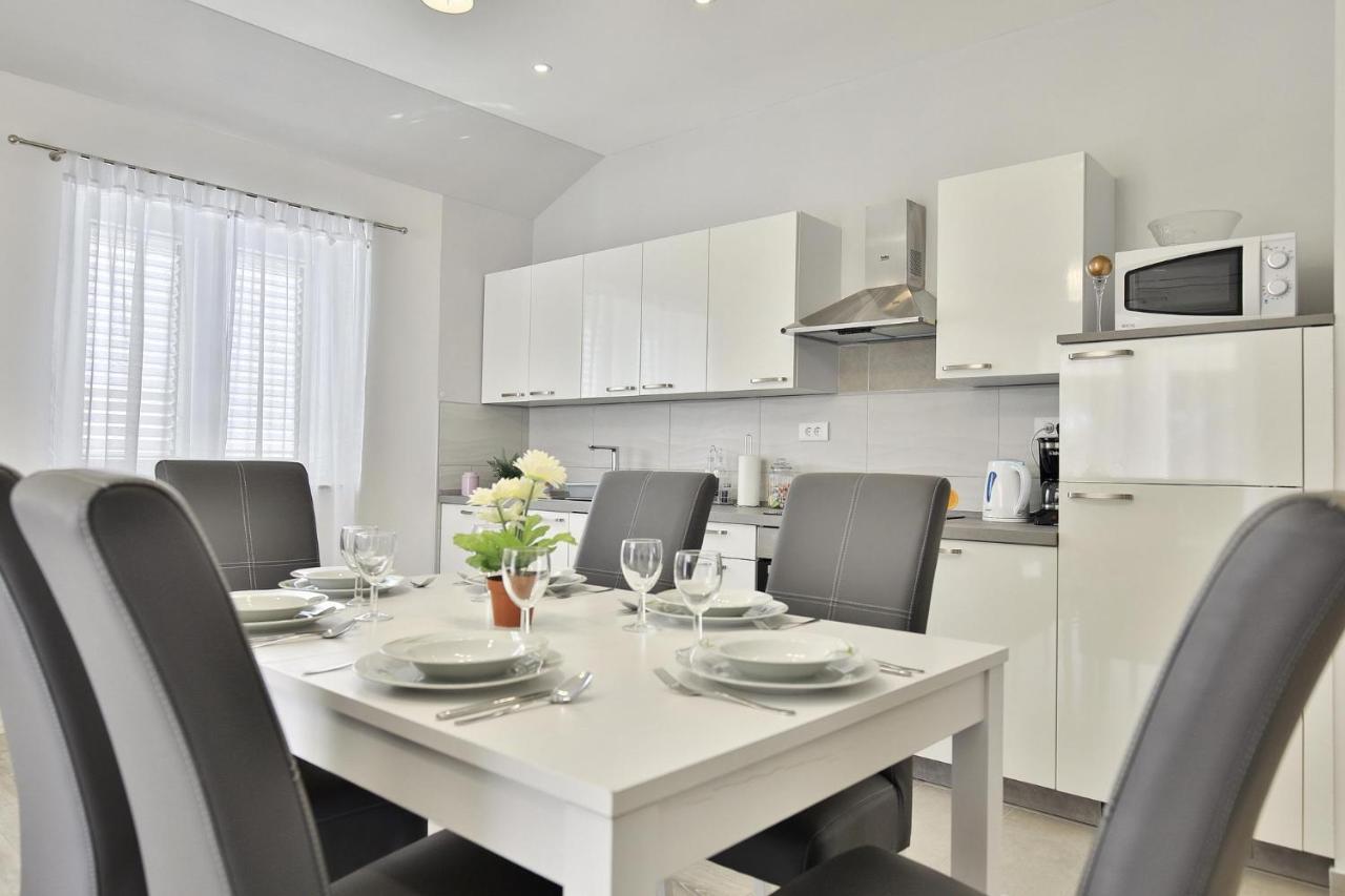 Apartament Mica